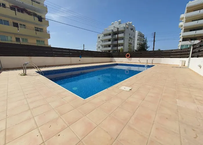 Appartement Andrea 3-bedroom In Mackenzie Larnaca