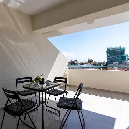 Andrea 3-bedroom In Mackenzie * Larnaca