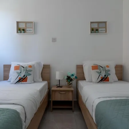 Apartment Andrea 3-bedroom In Mackenzie Larnaca